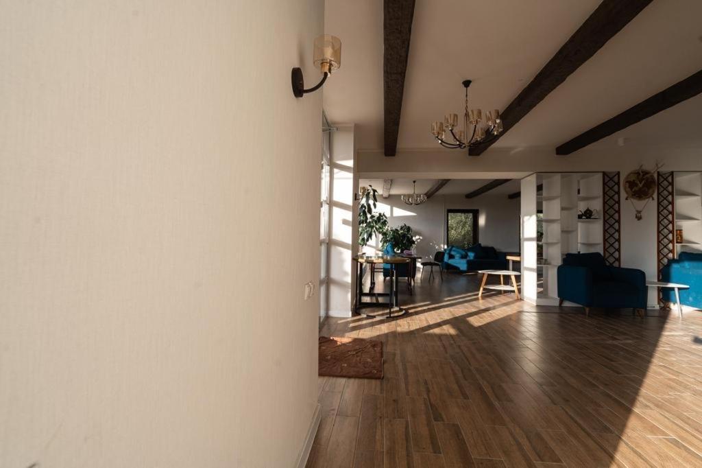 Muras Hotel Karakol Buitenkant foto