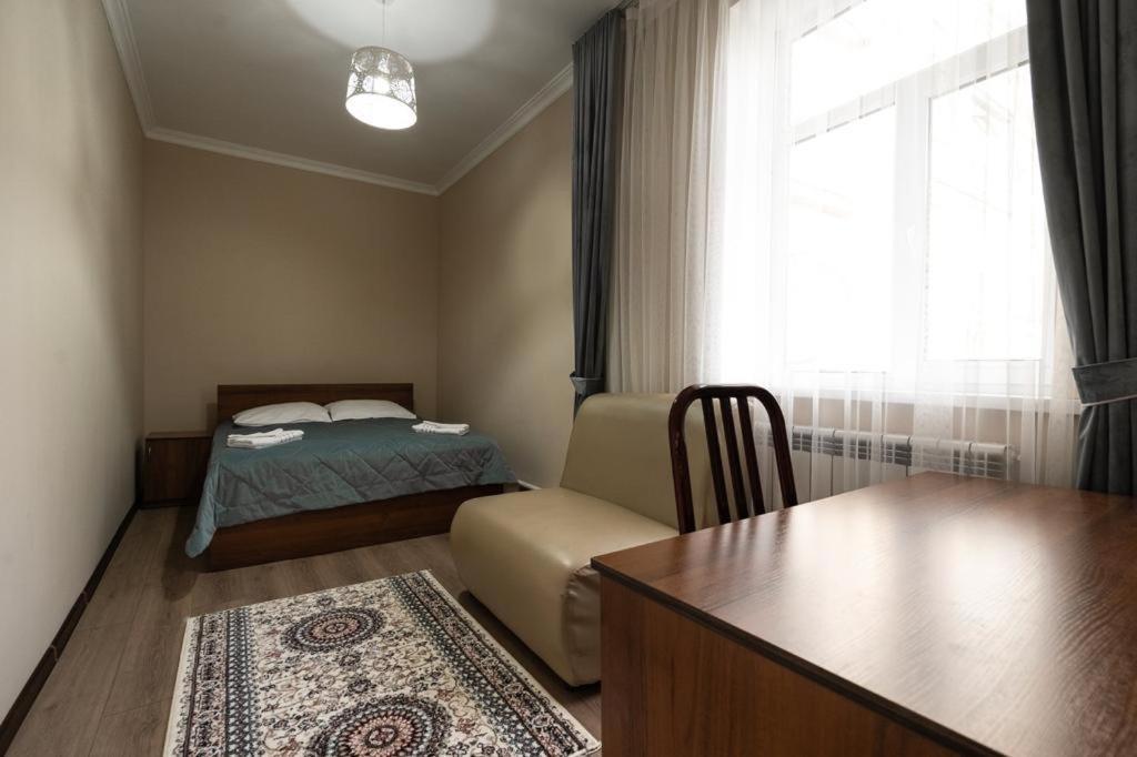 Muras Hotel Karakol Buitenkant foto