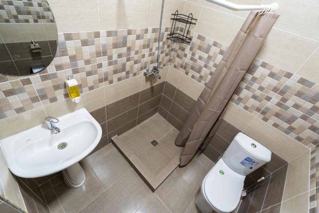 Muras Hotel Karakol Buitenkant foto