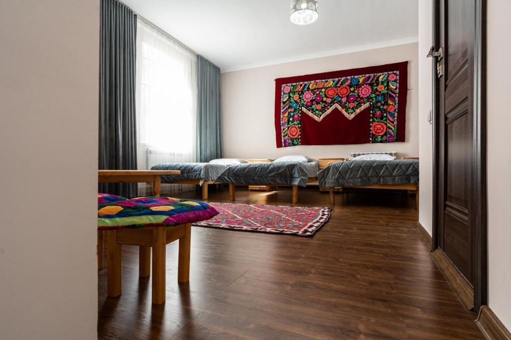 Muras Hotel Karakol Buitenkant foto