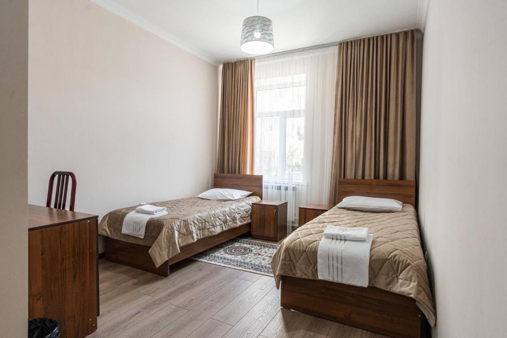 Muras Hotel Karakol Buitenkant foto