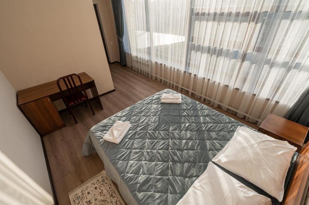 Muras Hotel Karakol Buitenkant foto