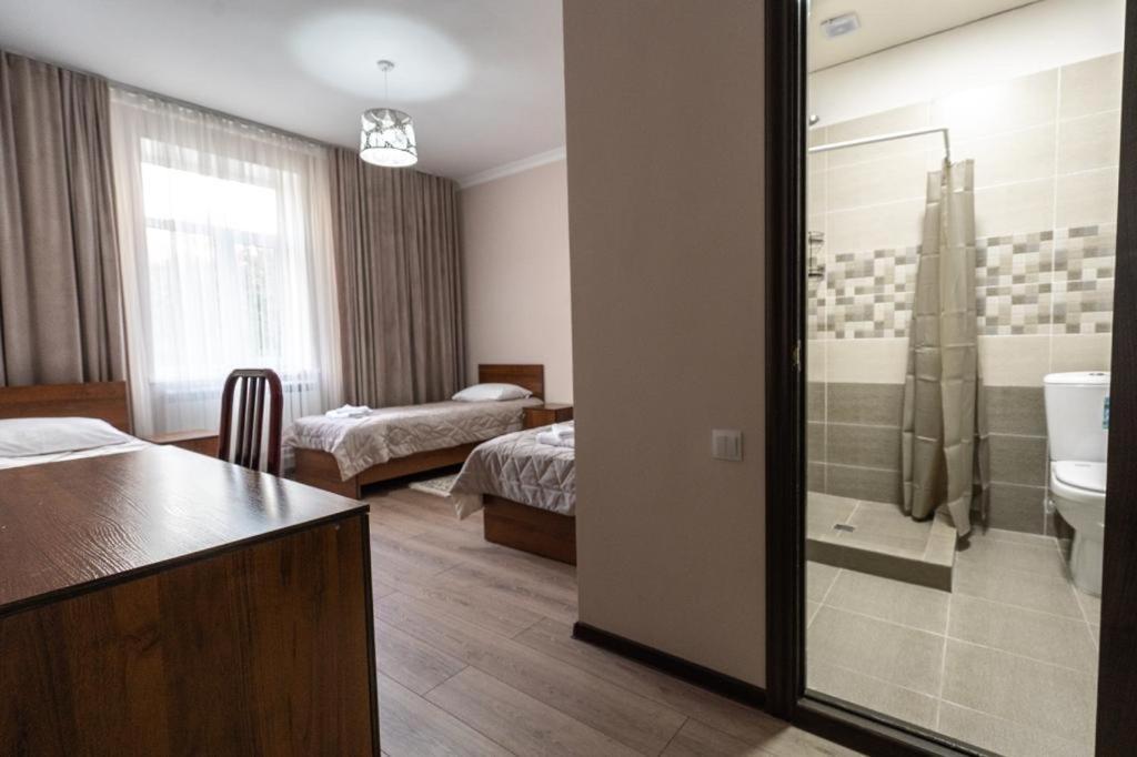 Muras Hotel Karakol Buitenkant foto