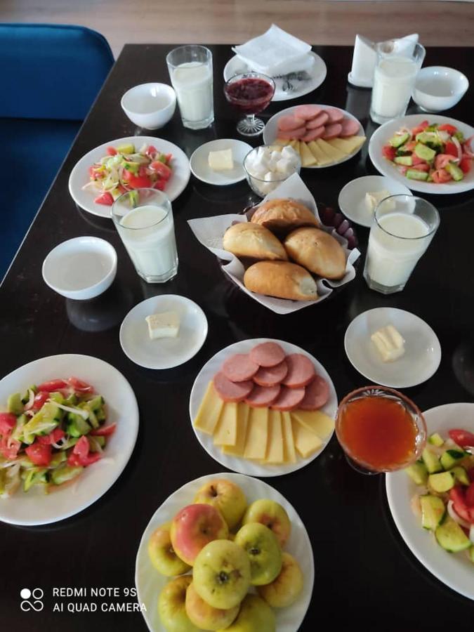 Muras Hotel Karakol Buitenkant foto