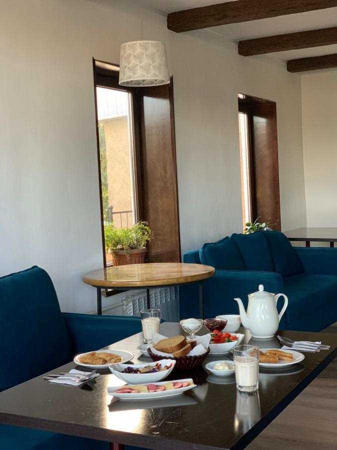 Muras Hotel Karakol Buitenkant foto