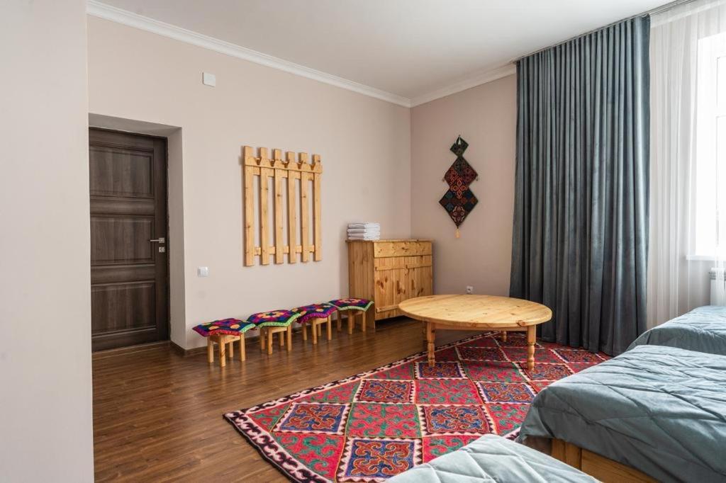 Muras Hotel Karakol Buitenkant foto
